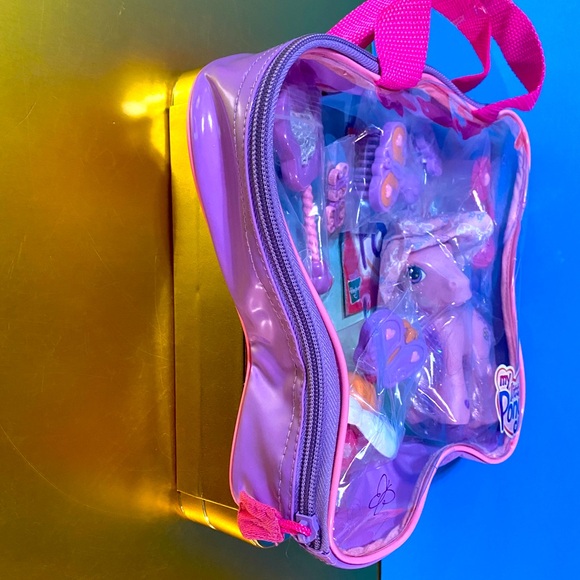 MY LITTLE PONY G3 VTG 2004 BUTTERFLY SURPRISE WITH AVALONIA PONY PLAYET COMPLETE - Picture 15 of 16